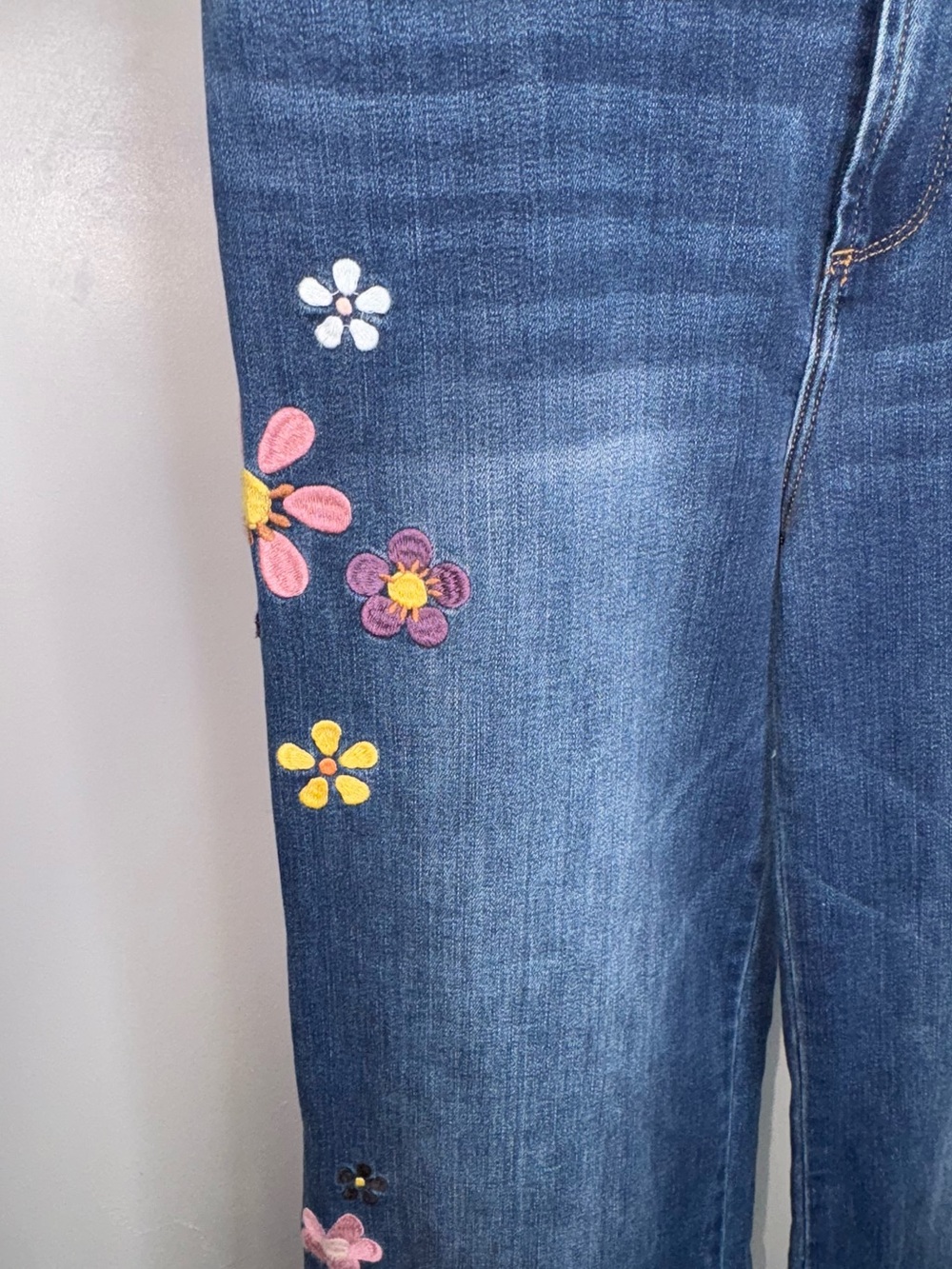 DRIFTWOOD Carlie Wide-Leg Jeans with Multicolor Floral - Picture 2 of 7